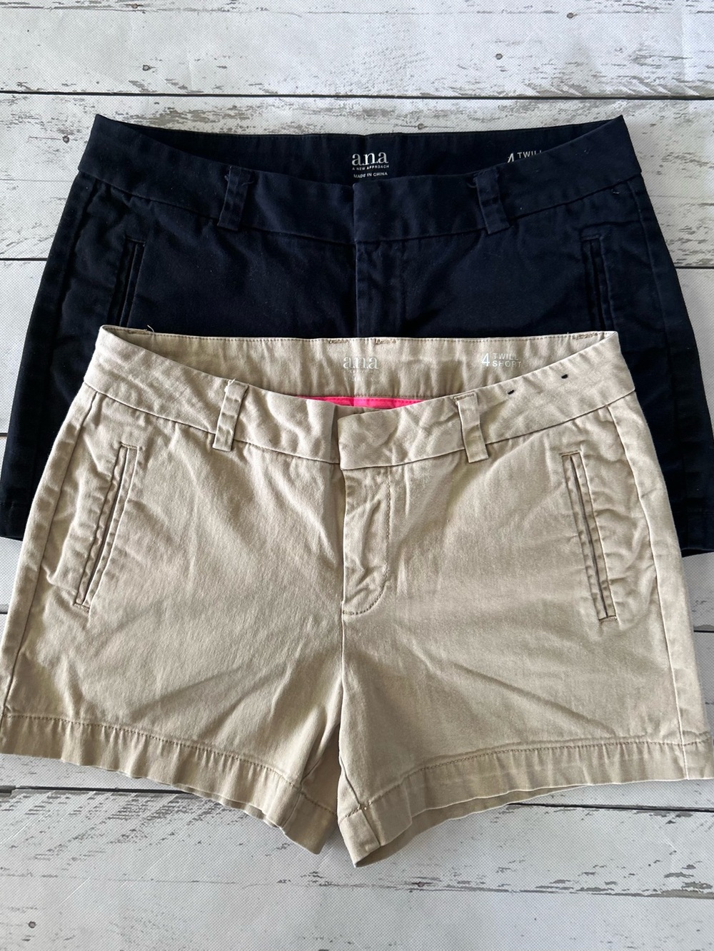a.n.a Women's Khaki and Black Stretch Twill Shorts - Sz 4